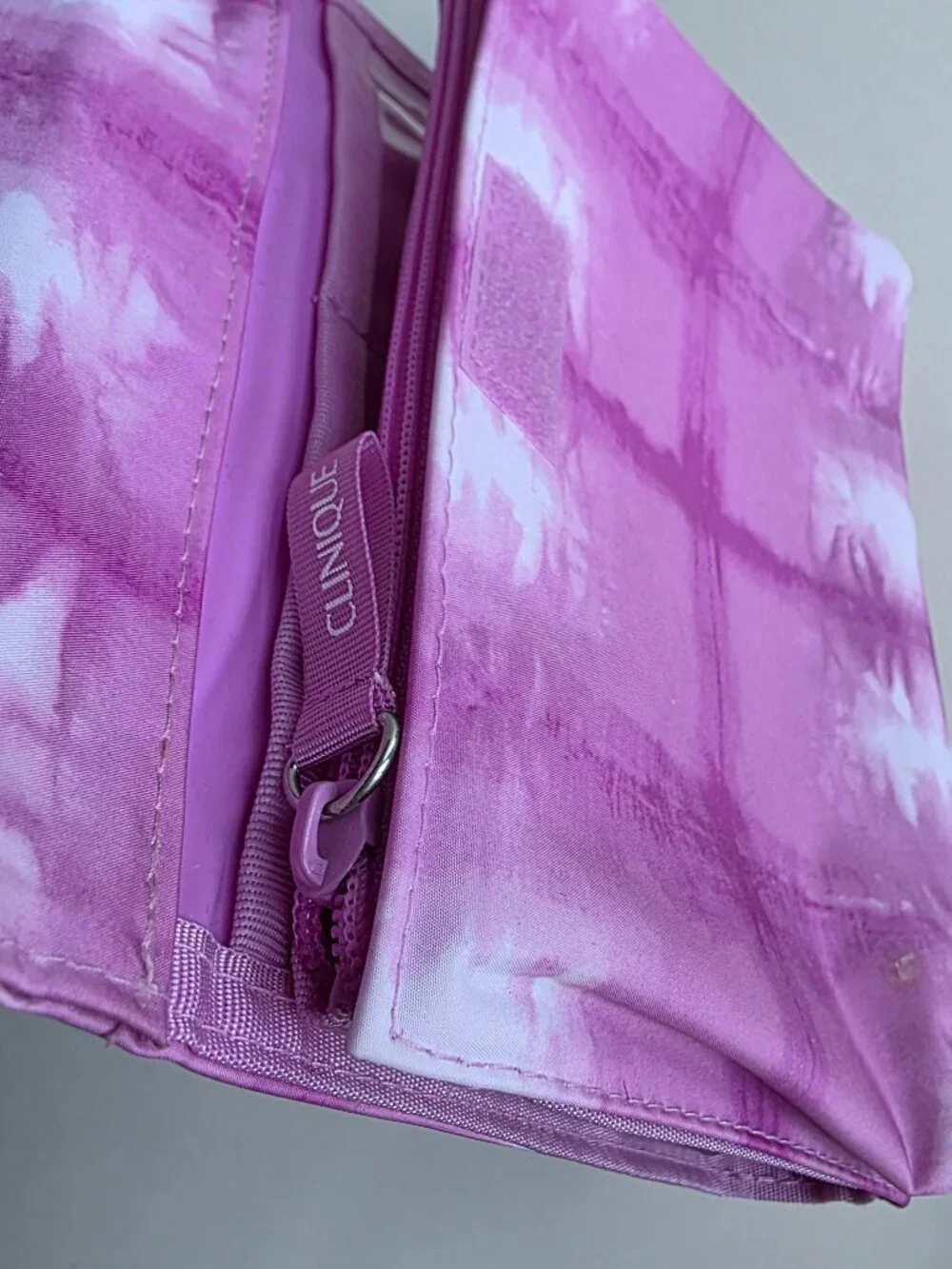 NEW Clinique Tri-Fold Travel Cosmetic Case Tie Dye Pink Purple Foldable Mesh GWP